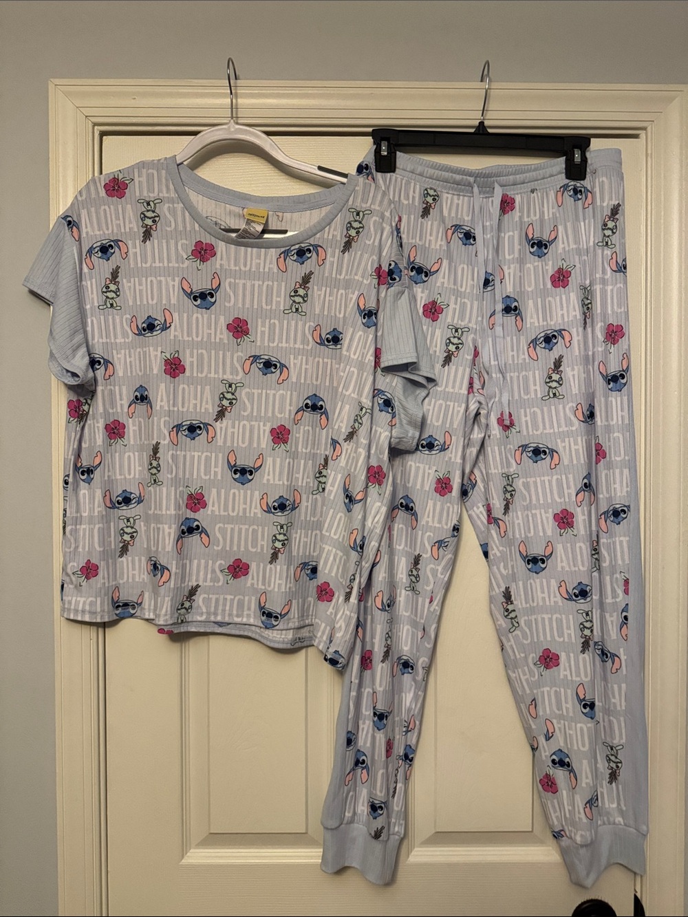 Disney Snitch 2 piece pajama set (shirt & jogger pants)L/XL-excellent condition